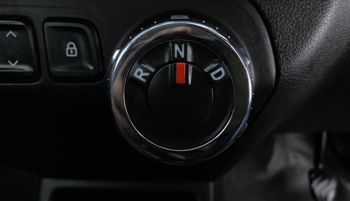 2018 Renault Kwid RXT 1.0 EASY-R AT OPTION, Petrol, Automatic, 32,022 km, Gear Lever