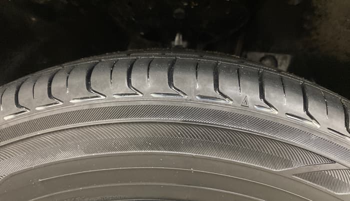 2014 Honda City 1.5L I-VTEC VX CVT, Petrol, Automatic, 1,12,294 km, Right Front Tyre Tread