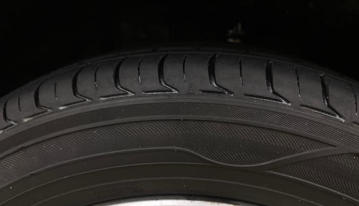 2014 Honda City 1.5L I-VTEC VX CVT, Petrol, Automatic, 1,12,294 km, Left Front Tyre Tread