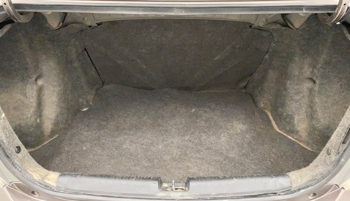 2014 Honda Amaze 1.2L I-VTEC SX, Petrol, Manual, 1,11,915 km, Boot Inside
