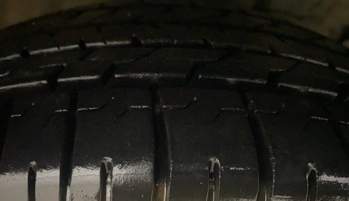 2016 Hyundai Creta SX 1.6 DIESEL, Diesel, Manual, 65,988 km, Right Front Tyre Tread