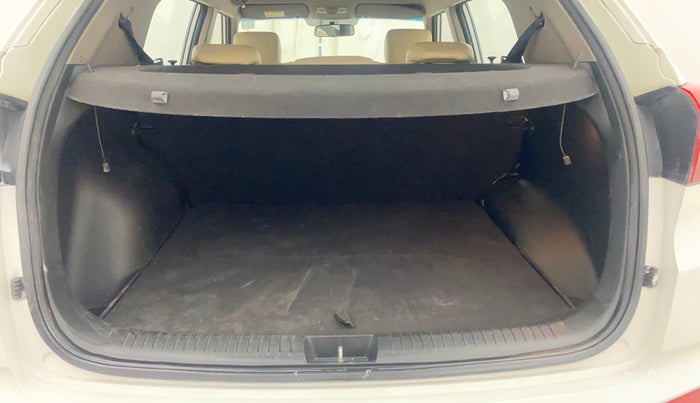 2016 Hyundai Creta SX 1.6 DIESEL, Diesel, Manual, 65,988 km, Boot Inside