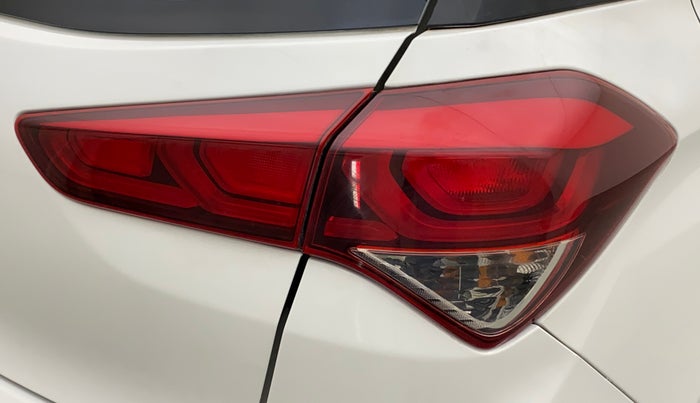 2015 Hyundai Elite i20 SPORTZ 1.2 (O), Petrol, Manual, 50,798 km, Right tail light - Minor scratches