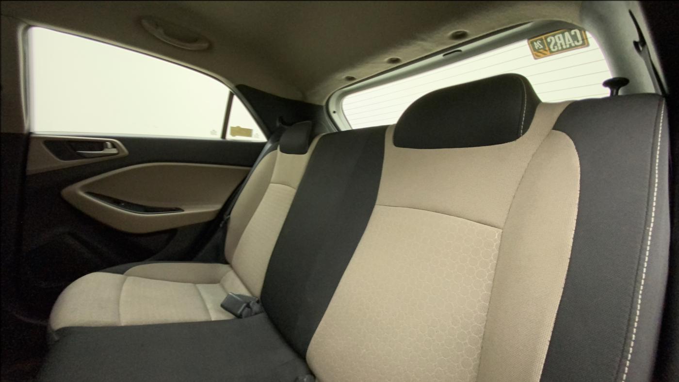 2015 Hyundai Elite i20 SPORTZ 1.2 (O), Petrol, Manual, 50,798 km, Right Side Rear Door Cabin