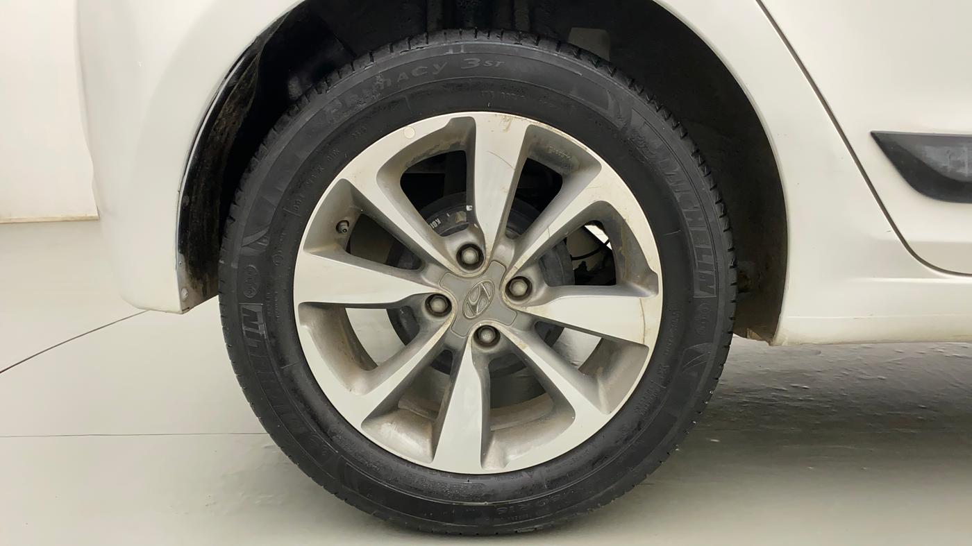 2015 Hyundai Elite i20 SPORTZ 1.2 (O), Petrol, Manual, 50,798 km, Right Rear Wheel