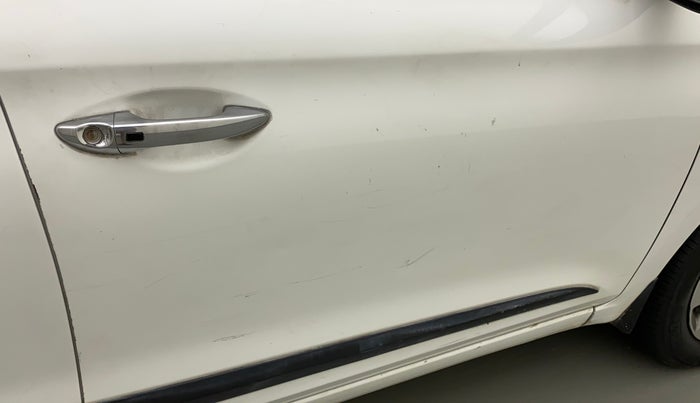 2015 Hyundai Elite i20 SPORTZ 1.2 (O), Petrol, Manual, 50,798 km, Driver-side door - Slightly dented