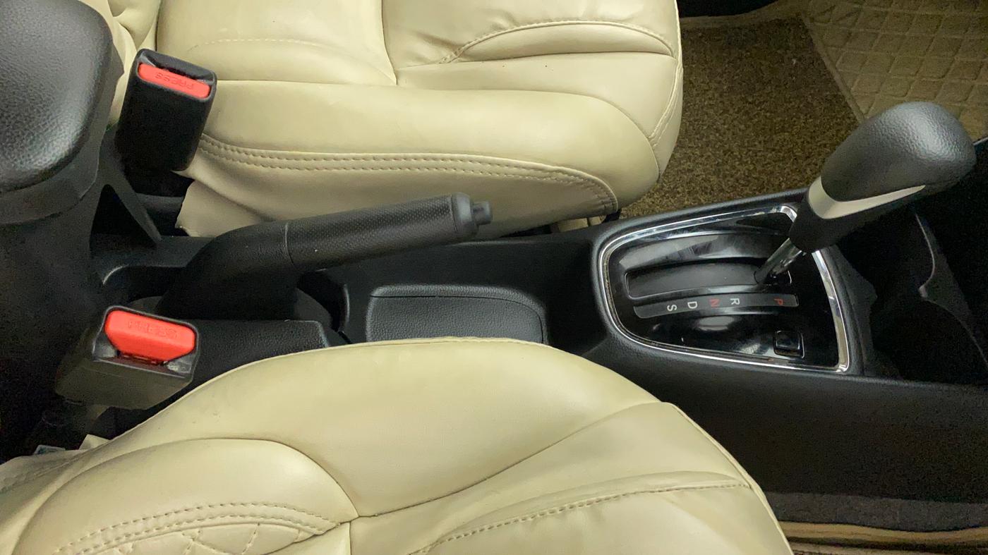 2022 Honda Amaze 1.2L I-VTEC VX CVT, Petrol, Automatic, 25,748 km, Gear Lever
