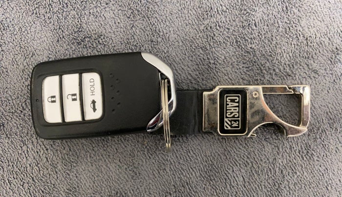 2022 Honda Amaze 1.2L I-VTEC VX CVT, Petrol, Automatic, 25,748 km, Key Close Up