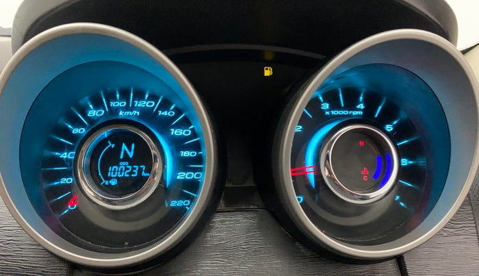 2015 Mahindra XUV500 W6, Diesel, Manual, 1,00,237 km, Odometer Image