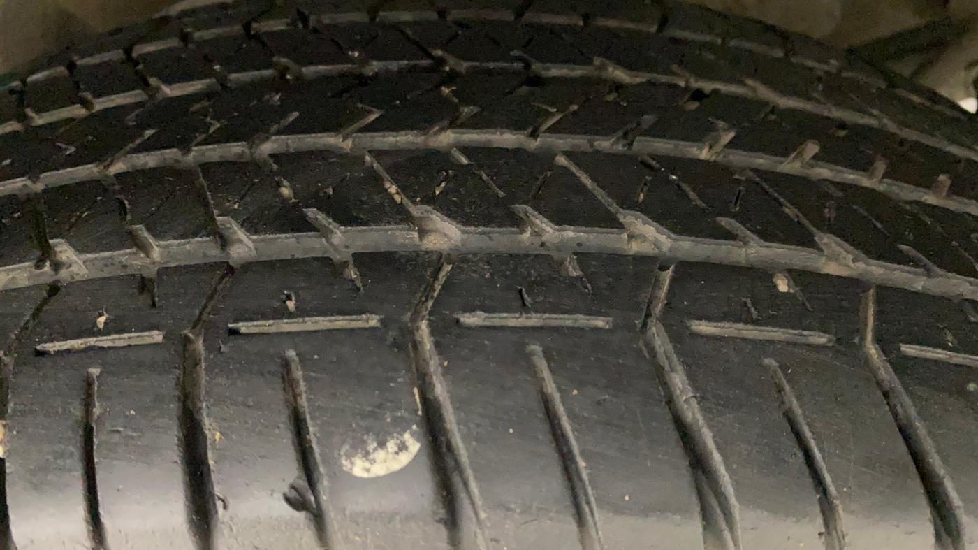 2015 Mahindra XUV500 W6, Diesel, Manual, 1,00,237 km, Left Rear Tyre Tread