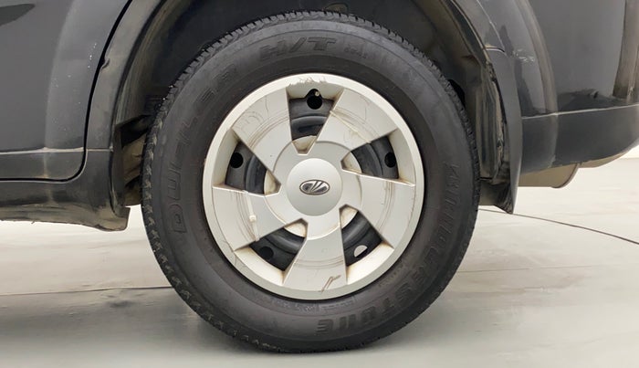 2015 Mahindra XUV500 W6, Diesel, Manual, 1,00,237 km, Left Rear Wheel