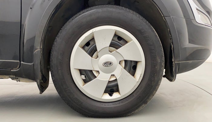 2015 Mahindra XUV500 W6, Diesel, Manual, 1,00,237 km, Right Front Wheel