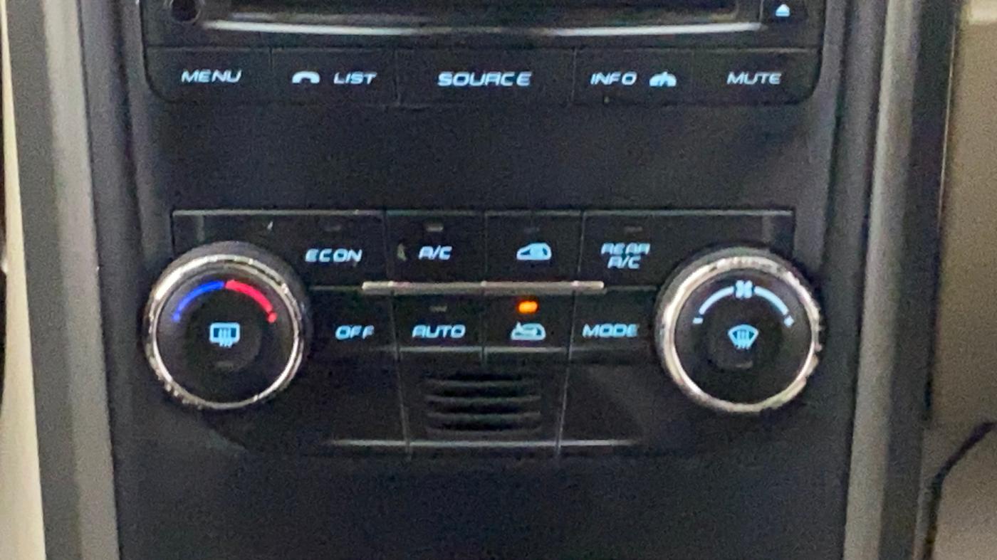 2015 Mahindra XUV500 W6, Diesel, Manual, 1,00,237 km, Automatic Climate Control