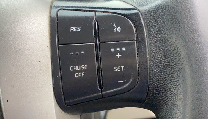 2015 Mahindra XUV500 W6, Diesel, Manual, 1,00,237 km, Adaptive Cruise Control