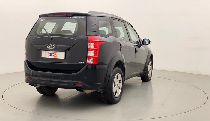 2015 Mahindra XUV500 W6, Diesel, Manual, 1,00,237 km, Right Back Diagonal