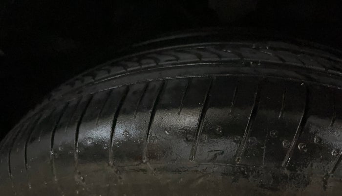 2015 Hyundai Elite i20 SPORTZ 1.2, Petrol, Manual, 62,113 km, Right Front Tyre Tread