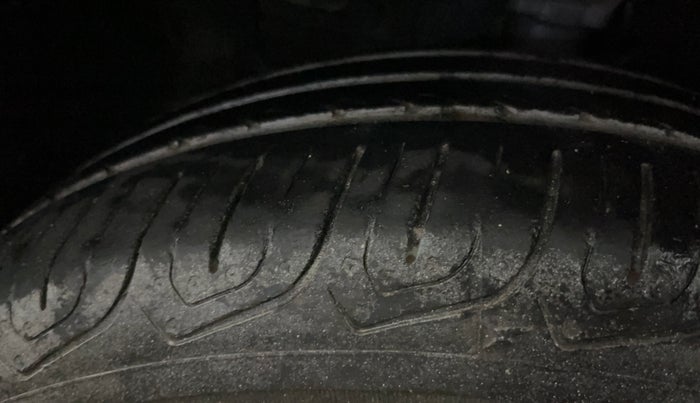 2015 Hyundai Elite i20 SPORTZ 1.2, Petrol, Manual, 62,113 km, Left Front Tyre Tread