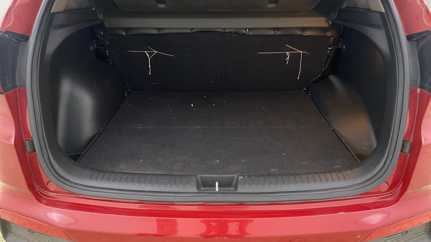 2016 Hyundai Creta SX PLUS 1.6 PETROL, Petrol, Manual, 91,021 km, Boot Inside