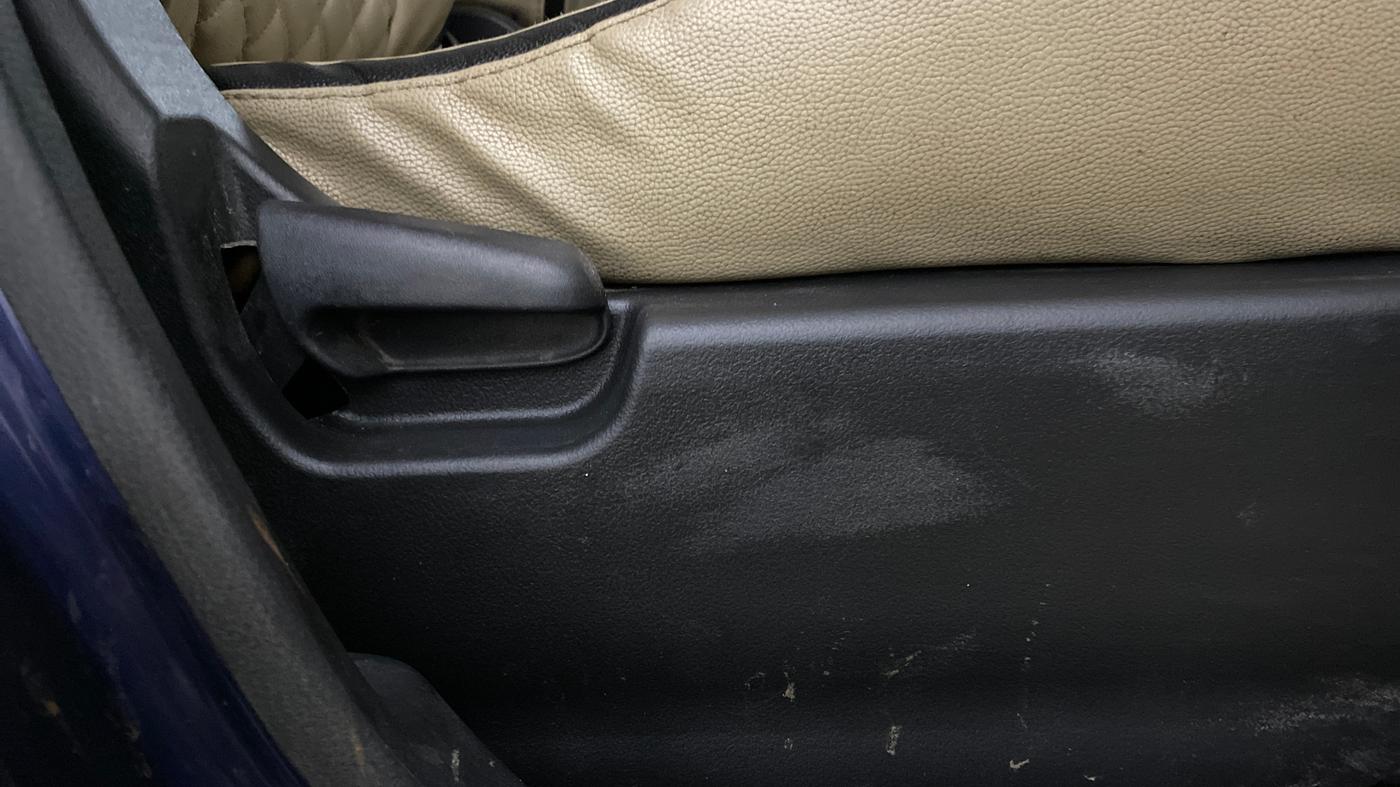 2017 Maruti Wagon R 1.0 LXI CNG, CNG, Manual, 71,381 km, Driver Side Adjustment Panel