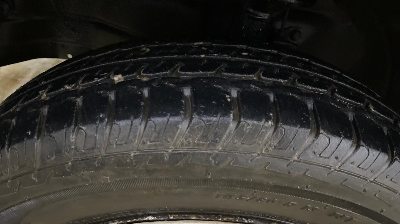 2017 Maruti Wagon R 1.0 LXI CNG, CNG, Manual, 71,381 km, Left Front Tyre Tread