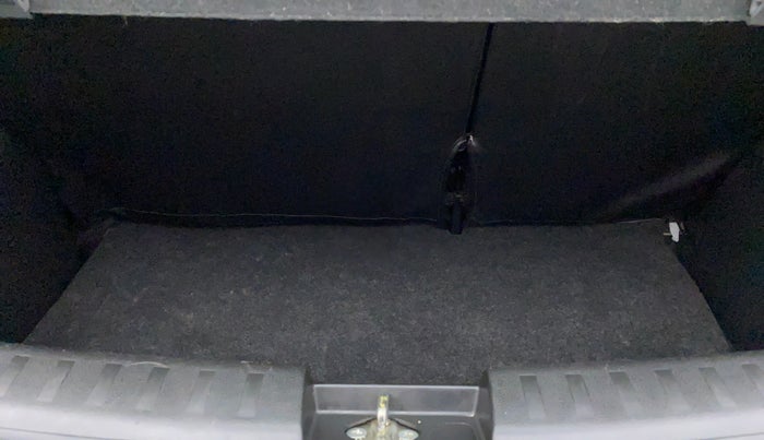 2016 Maruti Swift ZXI D, Petrol, Manual, 81,802 km, Boot Inside
