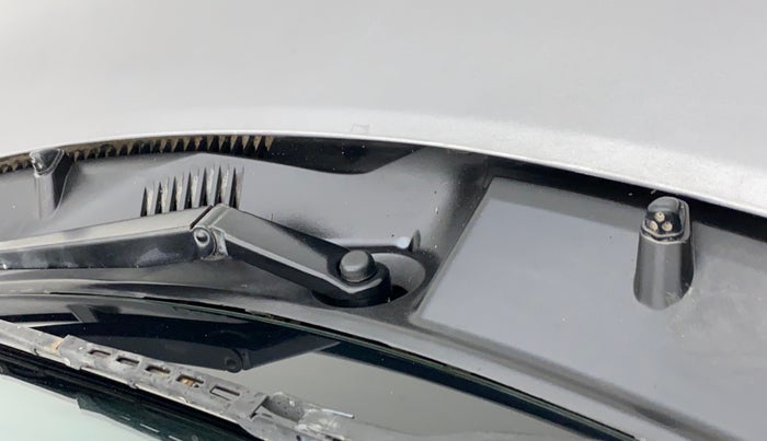 2014 Maruti Swift VXI, Petrol, Manual, 69,859 km, Front windshield - Wiper nozzle not functional