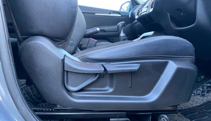 2023 KIA SONET HTK PLUS 1.0 IMT, Petrol, Manual, 22,001 km, Driver Side Adjustment Panel