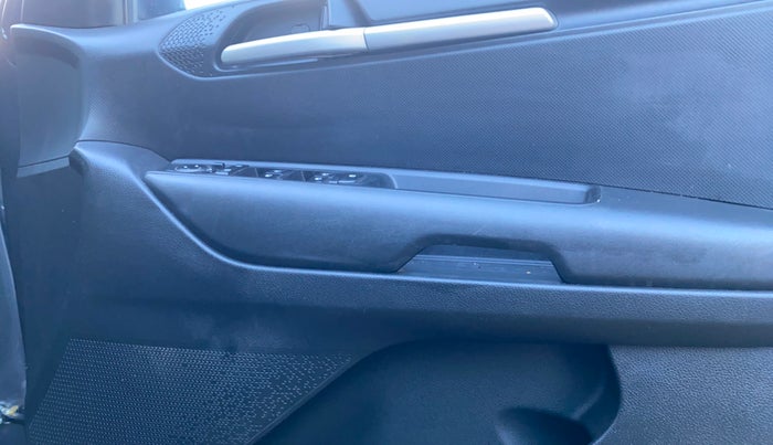 2023 KIA SONET HTK PLUS 1.0 IMT, Petrol, Manual, 22,001 km, Driver Side Door Panels Control