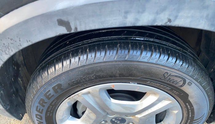 2023 KIA SONET HTK PLUS 1.0 IMT, Petrol, Manual, 22,001 km, Left Front Tyre Tread