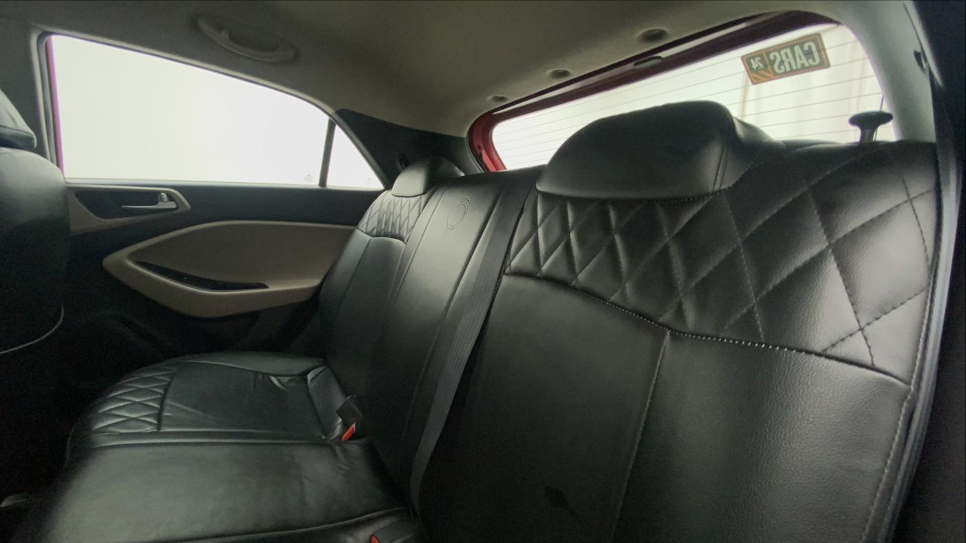 2015 Hyundai Elite i20 SPORTZ 1.2, Petrol, Manual, 31,989 km, Right Side Rear Door Cabin
