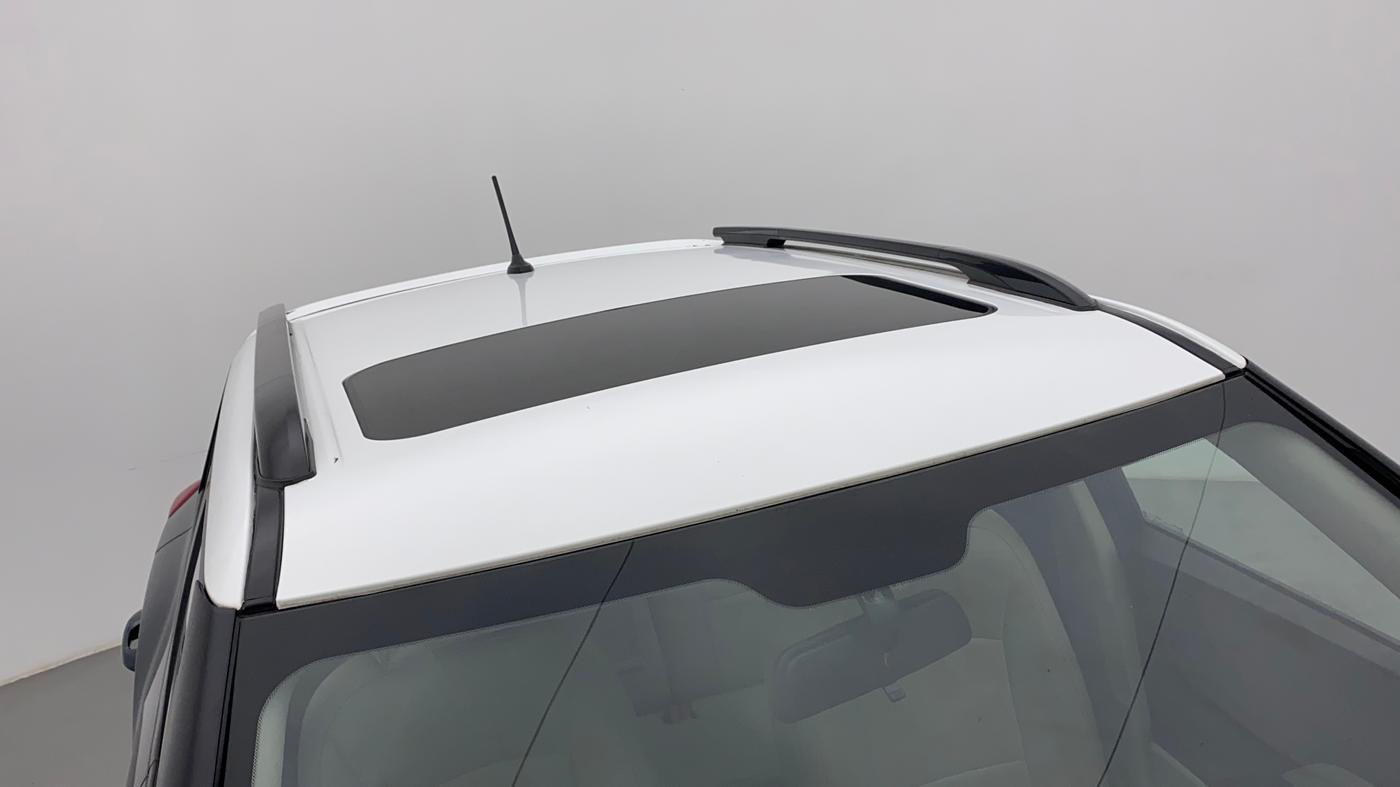2021 Mahindra XUV300 W6 1.2 PETROL AMT, Petrol, Automatic, 29,945 km, Roof