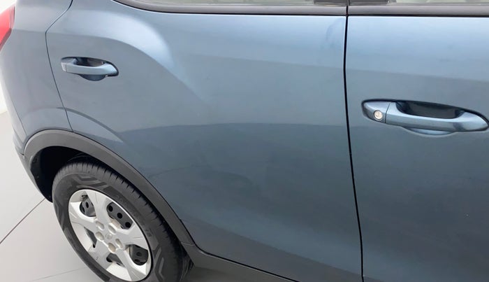 2021 Mahindra XUV300 W6 1.2 PETROL AMT, Petrol, Automatic, 29,945 km, Right rear door - Minor scratches