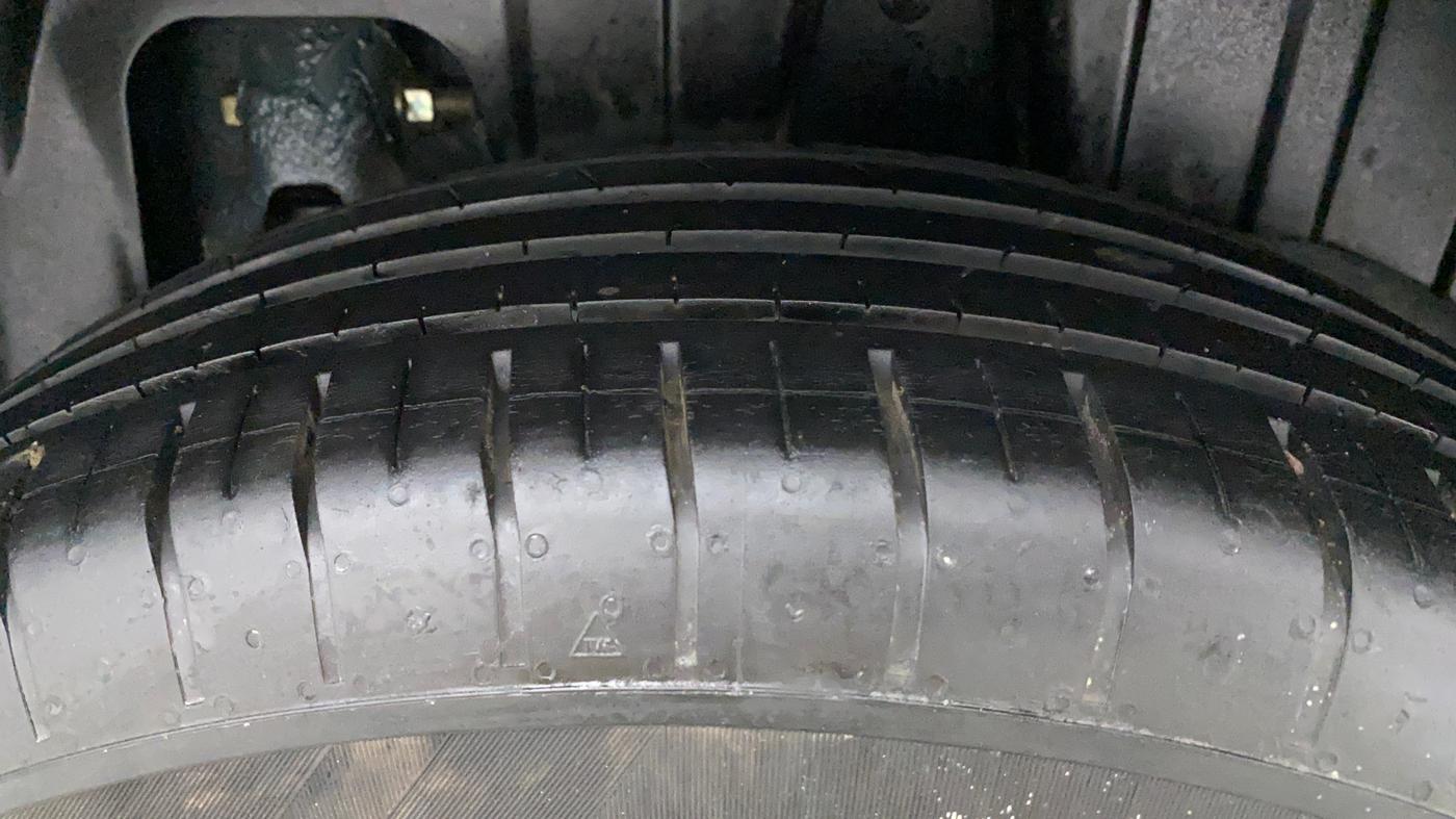 2021 Mahindra XUV300 W6 1.2 PETROL AMT, Petrol, Automatic, 29,945 km, Left Rear Tyre Tread