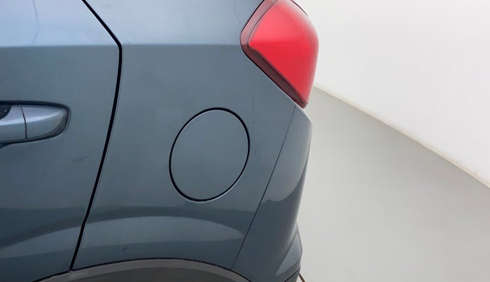 2021 Mahindra XUV300 W6 1.2 PETROL AMT, Petrol, Automatic, 29,945 km, Left quarter panel - Slightly dented
