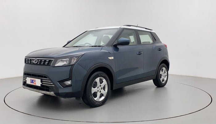 2021 Mahindra XUV300 W6 1.2 PETROL AMT, Petrol, Automatic, 29,945 km, Left Front Diagonal