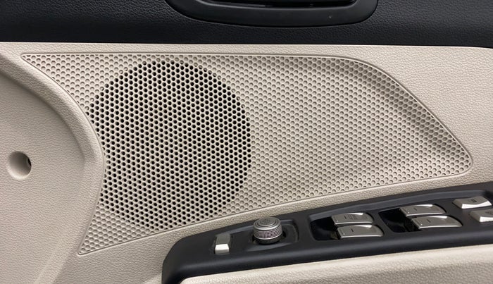 2021 Mahindra XUV300 W6 1.2 PETROL AMT, Petrol, Automatic, 29,945 km, Speaker