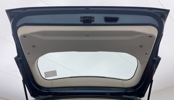 2021 Mahindra XUV300 W6 1.2 PETROL AMT, Petrol, Automatic, 29,945 km, Boot Door Open