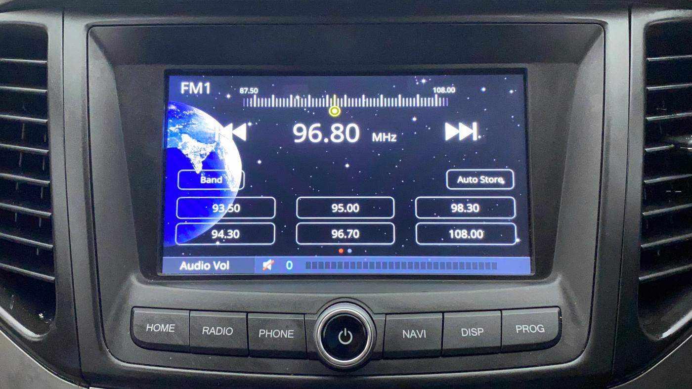 2021 Mahindra XUV300 W6 1.2 PETROL AMT, Petrol, Automatic, 29,945 km, Infotainment System