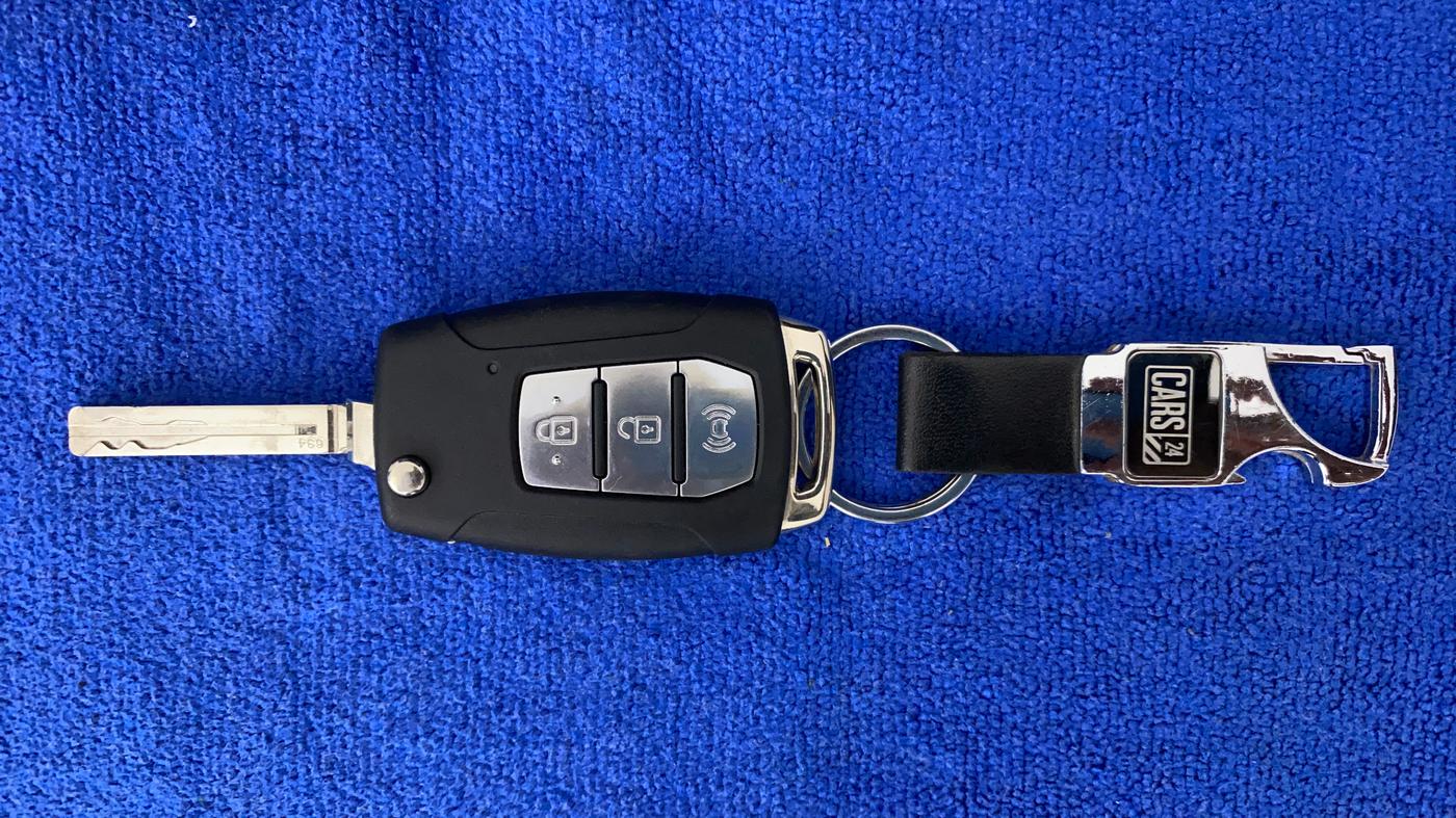 2021 Mahindra XUV300 W6 1.2 PETROL AMT, Petrol, Automatic, 29,945 km, Key Close Up