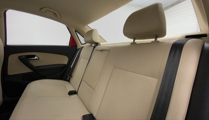 2017 Skoda Rapid 1.6 MPI STYLE AT, Petrol, Automatic, 39,166 km, Right Side Rear Door Cabin