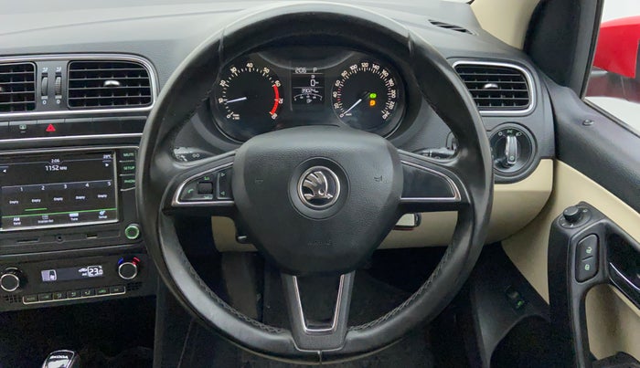 2017 Skoda Rapid 1.6 MPI STYLE AT, Petrol, Automatic, 39,166 km, Steering Wheel Close Up