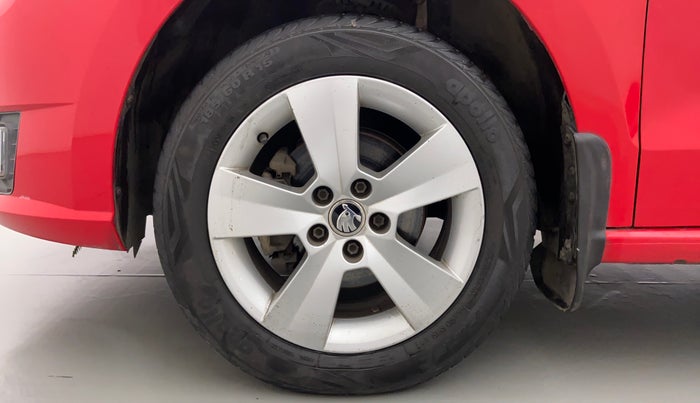2017 Skoda Rapid 1.6 MPI STYLE AT, Petrol, Automatic, 39,166 km, Left Front Wheel