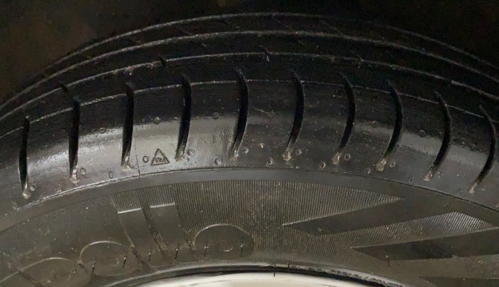 2014 Maruti Alto 800 LXI, Petrol, Manual, 35,483 km, Left Front Tyre Tread