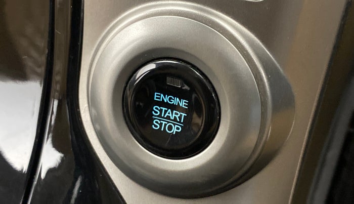 2018 Mahindra XUV500 W11 AT, Diesel, Automatic, 51,855 km, Keyless Start/ Stop Button