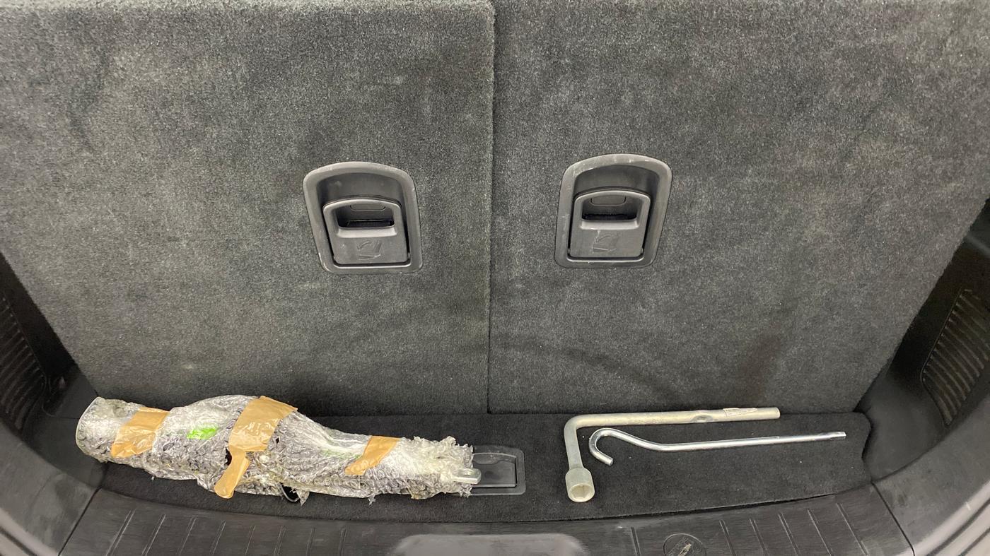 2018 Mahindra XUV500 W11 AT, Diesel, Automatic, 51,855 km, Boot Inside