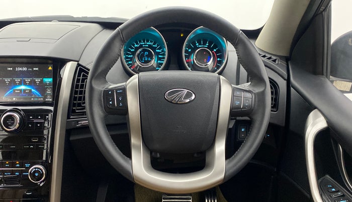 2018 Mahindra XUV500 W11 AT, Diesel, Automatic, 51,855 km, Steering Wheel Close Up