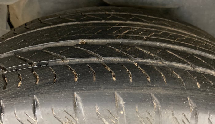2018 Mahindra XUV500 W11 AT, Diesel, Automatic, 51,855 km, Right Rear Tyre Tread