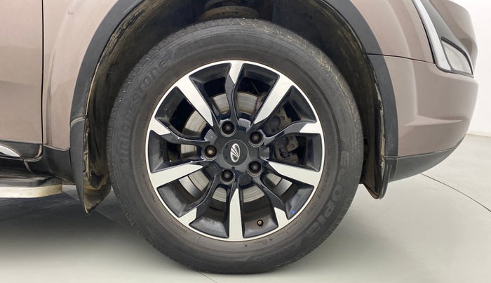 2018 Mahindra XUV500 W11 AT, Diesel, Automatic, 51,855 km, Right Front Wheel