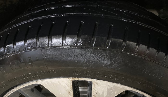 2022 MG HECTOR SHARP 1.5 PETROL CVT, Petrol, Automatic, 86,334 km, Right Front Tyre Tread