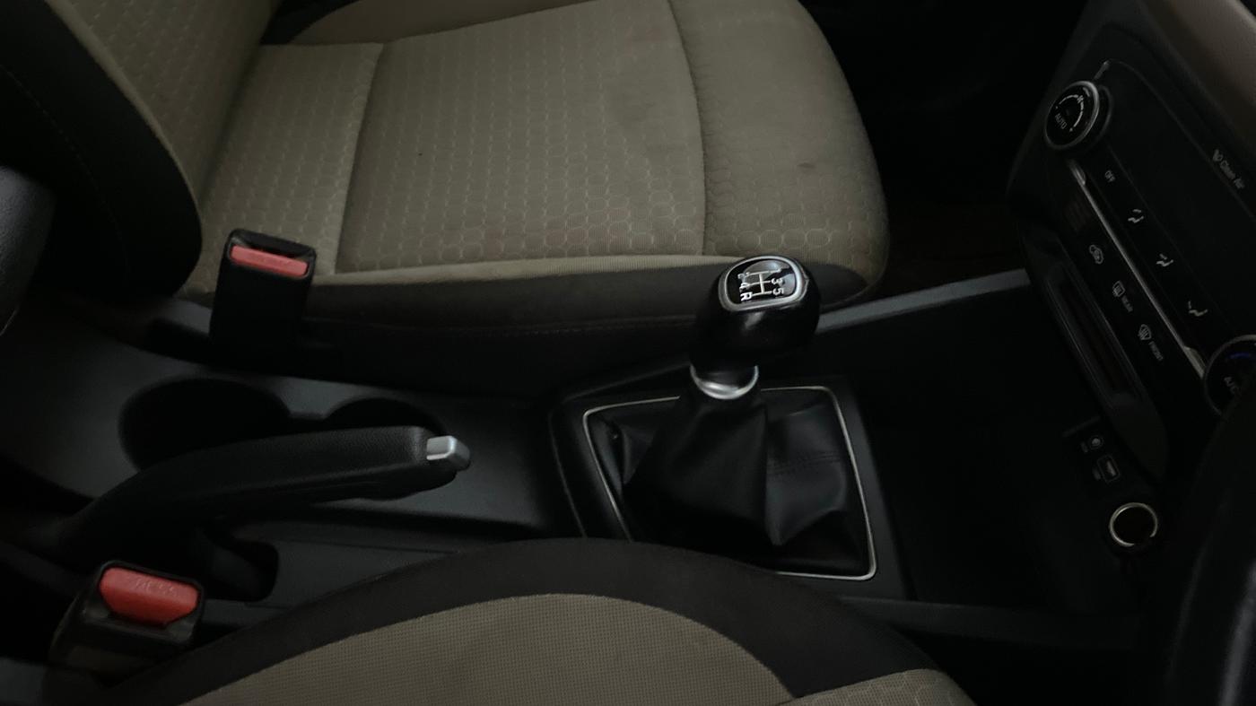 2015 Hyundai Elite i20 ASTA 1.2 (O), Petrol, Manual, 25,539 km, Gear Lever